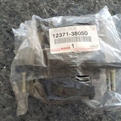 Lexus LS460 LS460L (RWD)(2007-2012) OEM TRANSMISSION MOUNT 