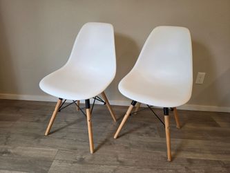 2 White Chairs
