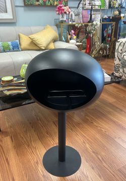 Cocoon Pedestal Fireplace-matte Black with Base Bio ethanol Fireplace