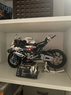 LEGO Technic motorcycle BMW M 1000 RR #42130 - 100% Complete w/ Stands