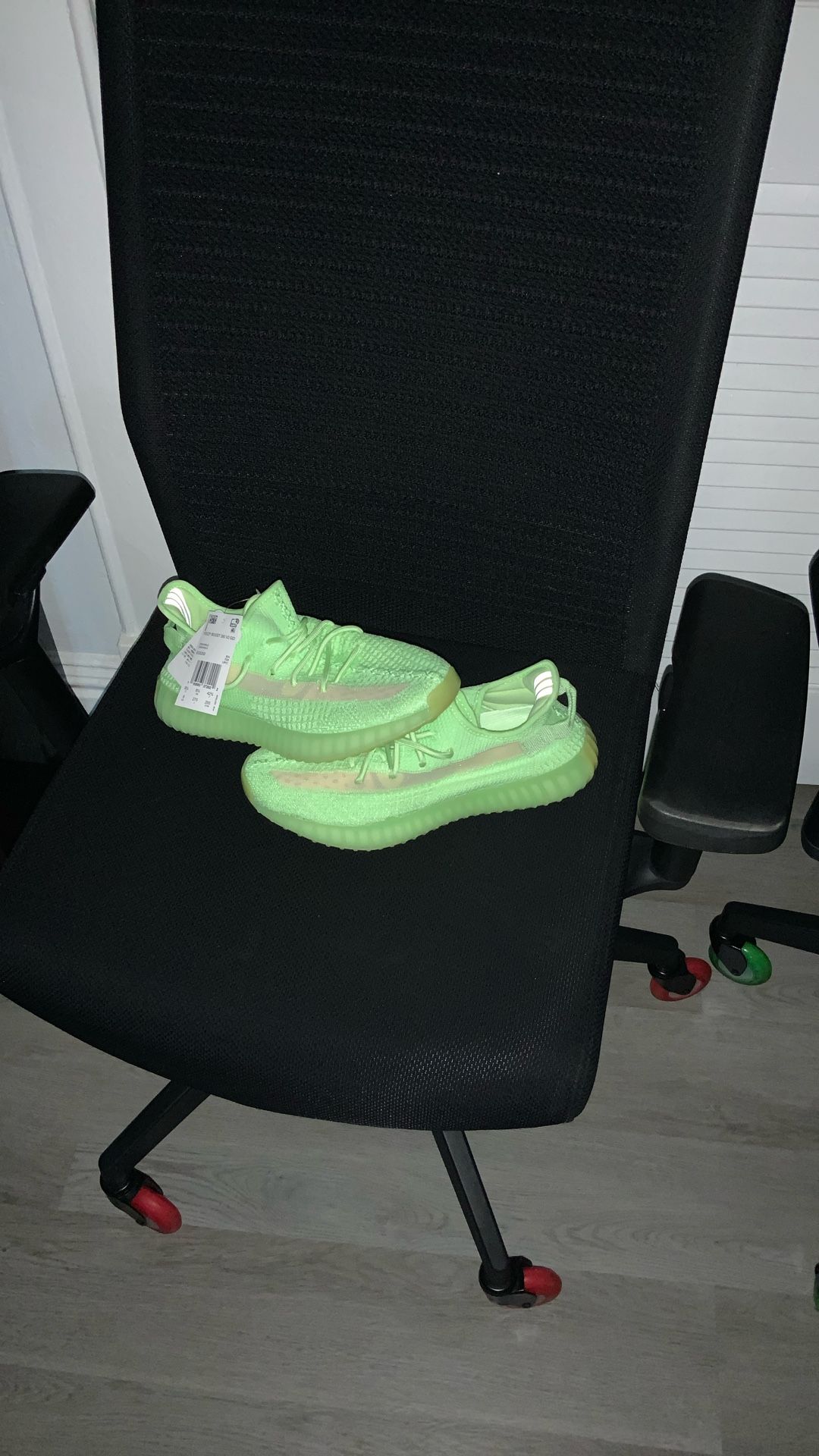 Adidas Yeezy Boost 350 V2 Glow Shoes