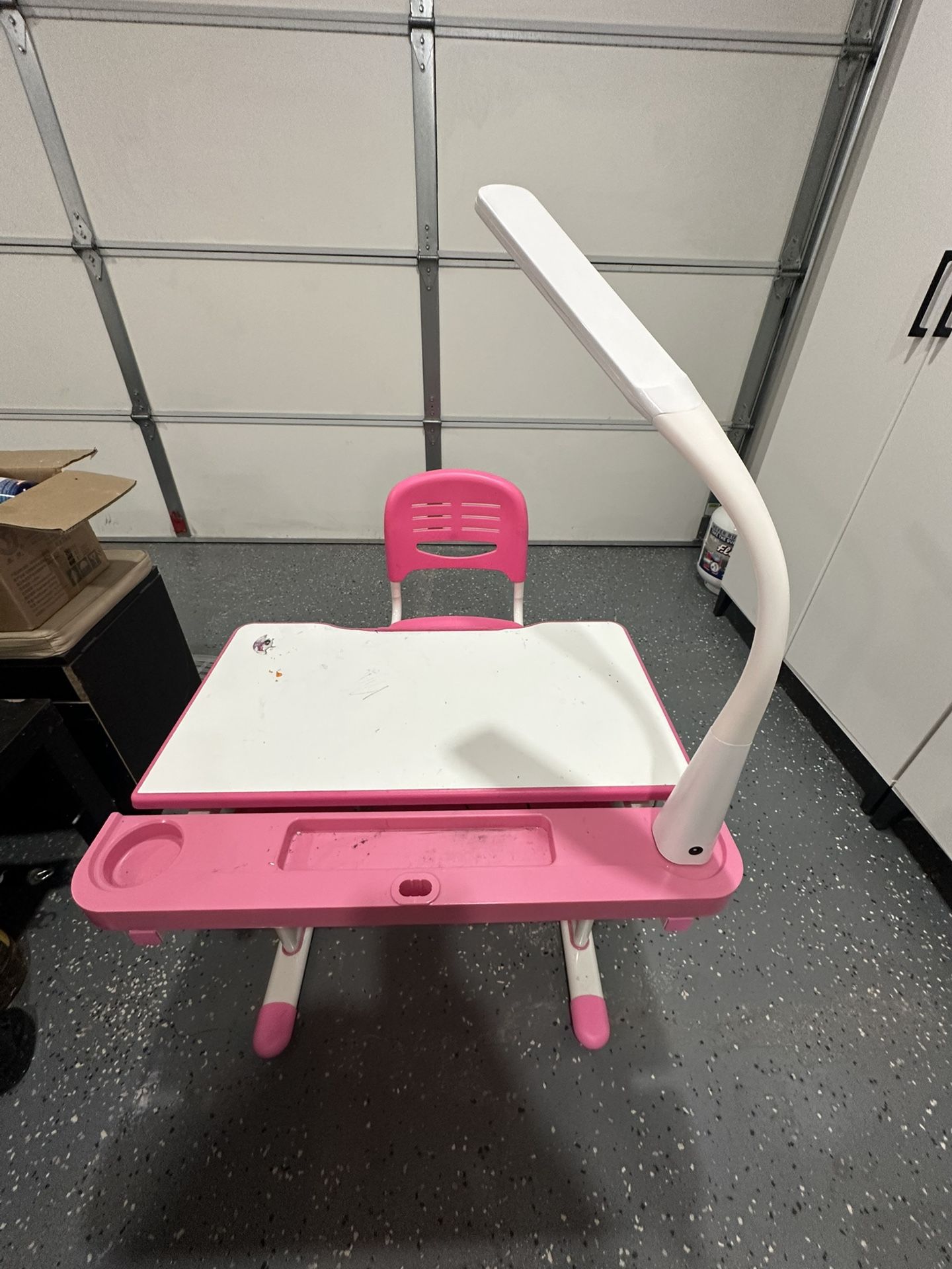 VIVO Pink Height Adjustable Children's Desk and Chair Set | Kids Interactive Workstation