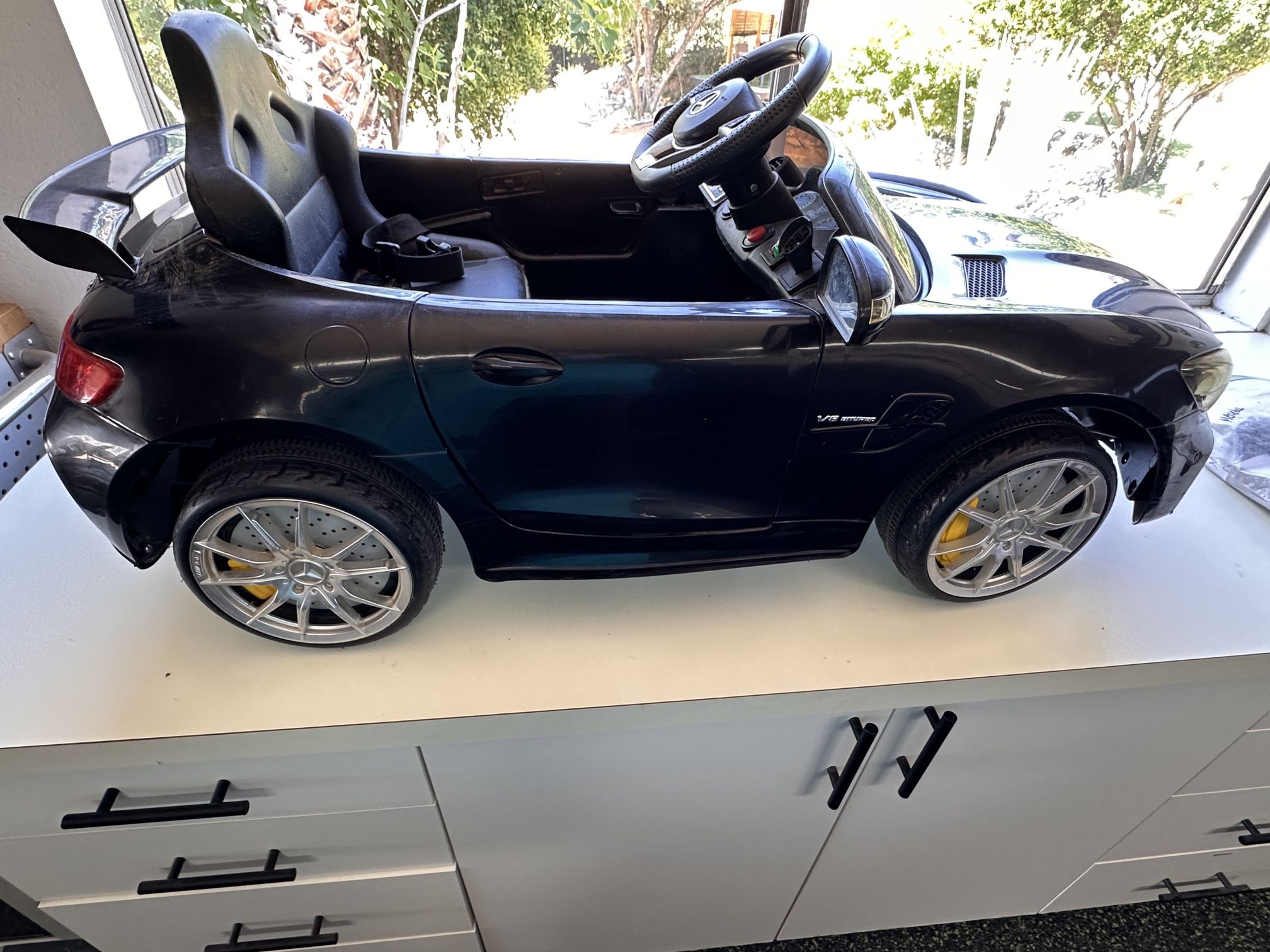 🍀Good Condition Black Mercedes Ride For Kids,Work Perfect $$75 🎈🎈