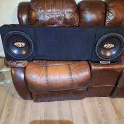 2 10inch  Kicker Speakers Kicker Ammplifer 250watts 
