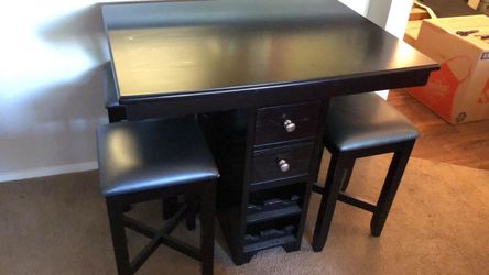 Wine Table with 4 tools
