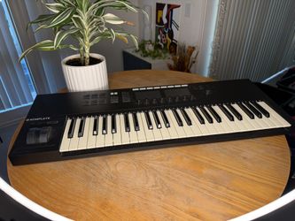 Native Instruments Komplete Kontrol S49 – MIDI Keyboard Controller