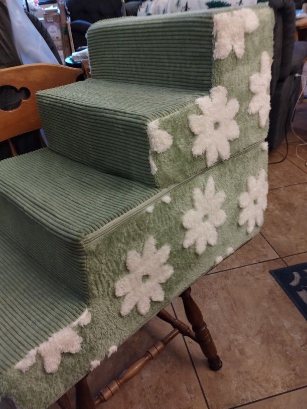 Cute Daisy Patch 4 Step Doggy/Cat