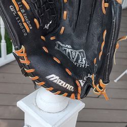 Youth Mazuno RH Baseball Glove