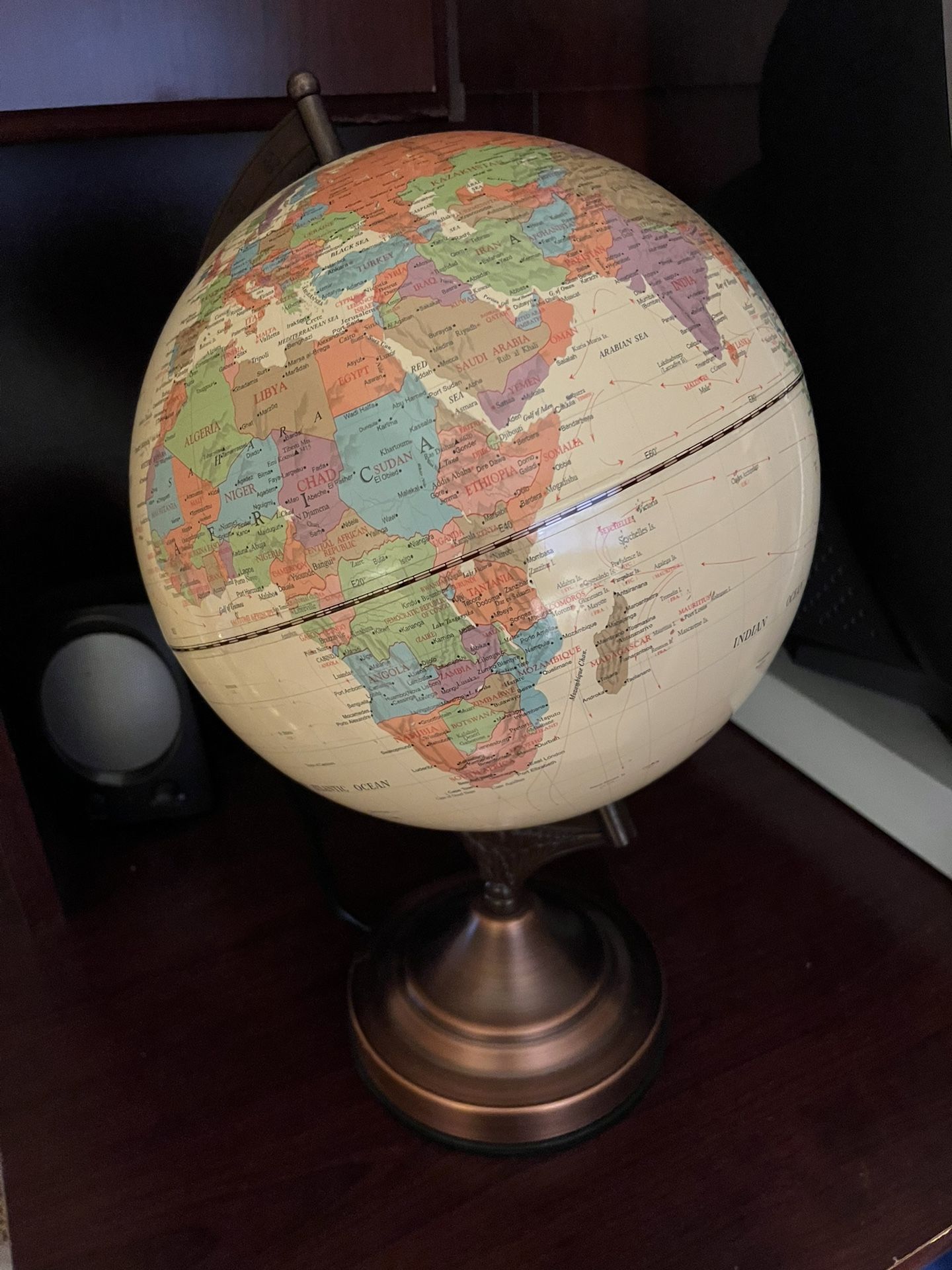 Vintage Globe Touch Lamp