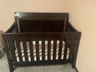 Baby Crib With Mattress