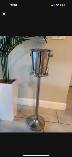 Champagne and bottle holder