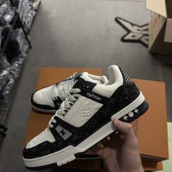 LV Trainers Black & White 