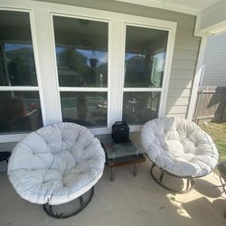 Cozy Indoor Or Outdoor Chairs In Good Condition 