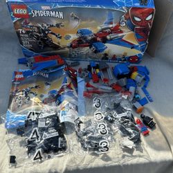 LEGO Spiderjet vs. Venom Mech (76150) 