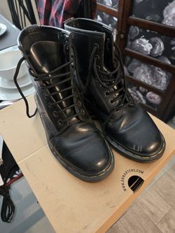 Vintage Eight Hole Doc Martin Boots