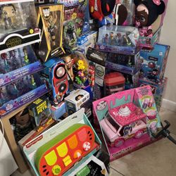 TOY BUNDLE 🦖🦕 $1