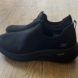 Woman’s Slip On Shoes (Wide)