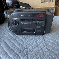 Panasonic palmcorder in great condition comes with everything you see!
