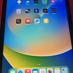 iPad 5th Gen 32GB WiFi 9.7” Screen