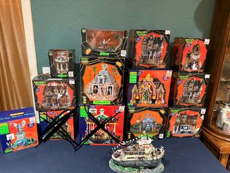 Lemax Spooky Town set of figures