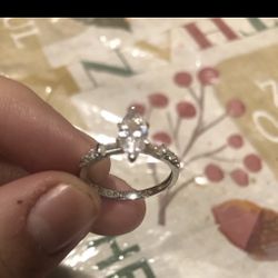 Sterling Silver 925 Women’s Ring Size 7 read Bio For More Info 