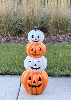 Stacked Jack-O-Lantern Halloween Decoration
