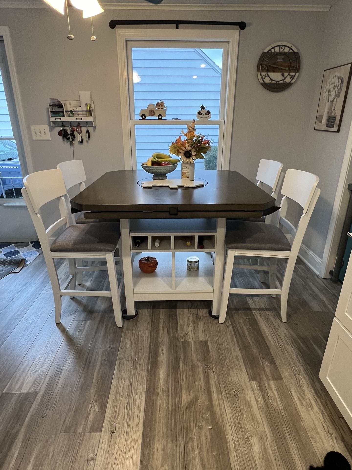 Counter Top Height Drop Leaf Table With 4 Chairs