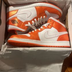 Jordan 1 Mid Electric Orange