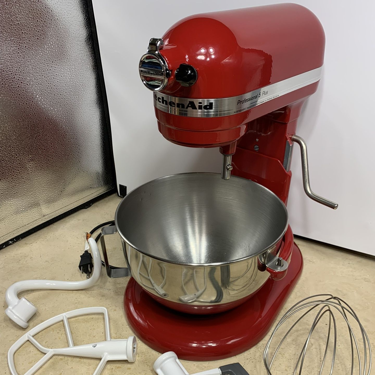 KitchenAid Lift Stand Mixer 5.5 Quart Bowl Lift Stand Mixer for Sale in  Irvine, CA - OfferUp