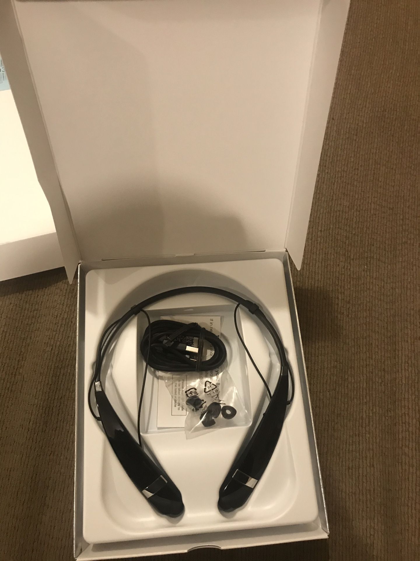 Original LG HBS 760 headphones, iPhones and Android compact able.