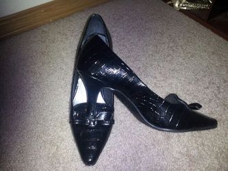New Black shooes for office use.