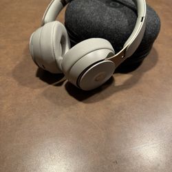 Beats Solo Pro 