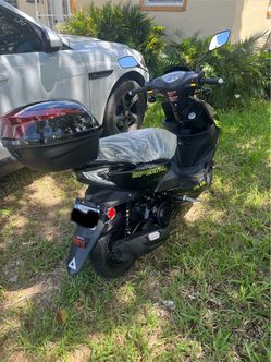 Brand New Itálica 150cc Scooter only 18 miles
