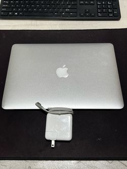 Apple MacBook Air with Charger