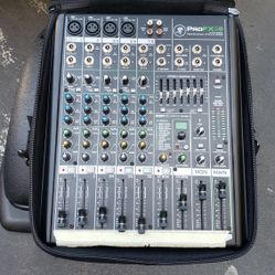 Mackie ProFX8 Mixer 
