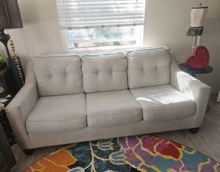 **Gorgeous**  COUCH/SOFA - Grey Tweed w/Rivets