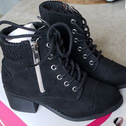NEW Girls Kids Youth 2 Sizes Available Black Bootie Boots