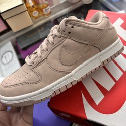 Women New Nikes Size 6