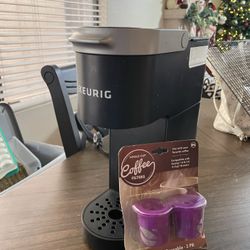 Keurig K Cup Mini LIKE NEW 