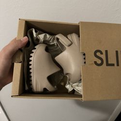 Yeezy Slide “Pure”