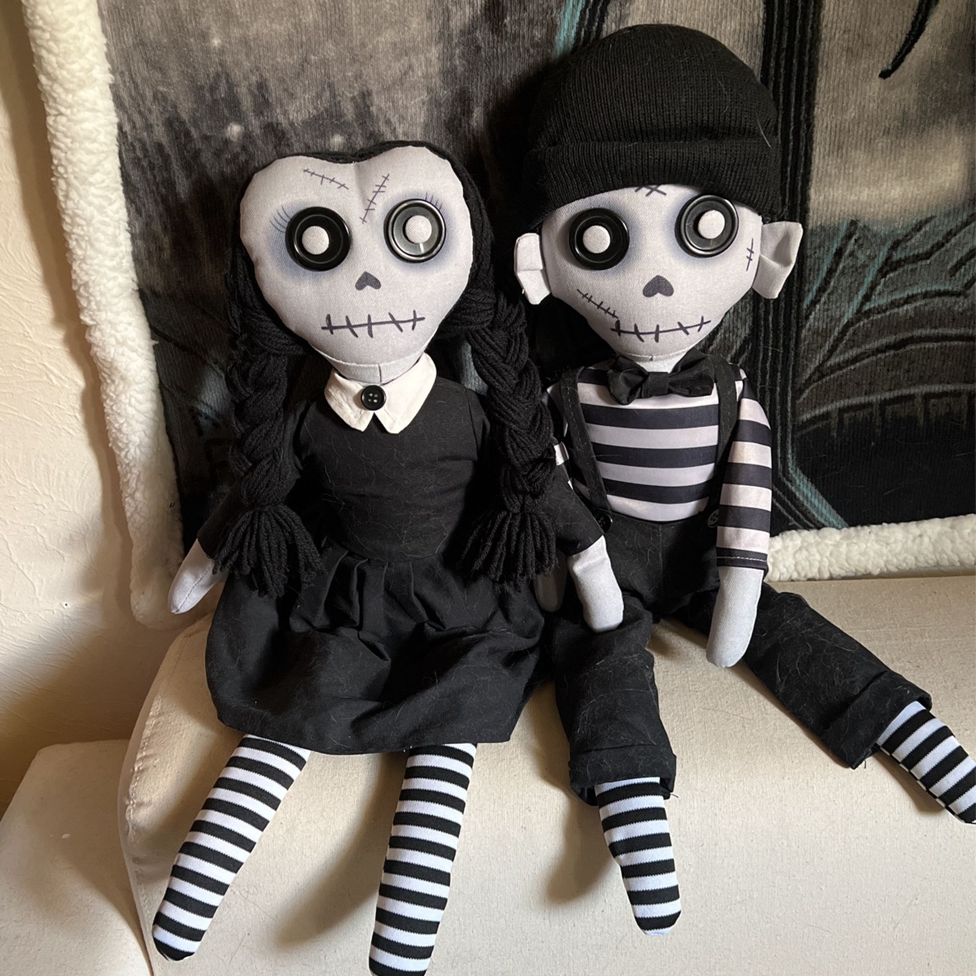 scary halloween dolls lol just in time for holiday