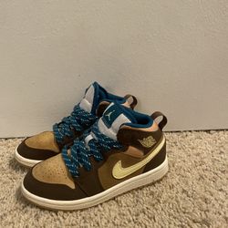 Little Boy Nike Shoes 5-6 Year Old
