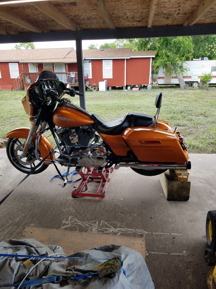 Photo 2014 Harley Davidson streetglide special