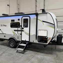 RV 19 Feet (With Bunks) 