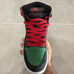 Air Jordan 1 “Pine Green 2.0”