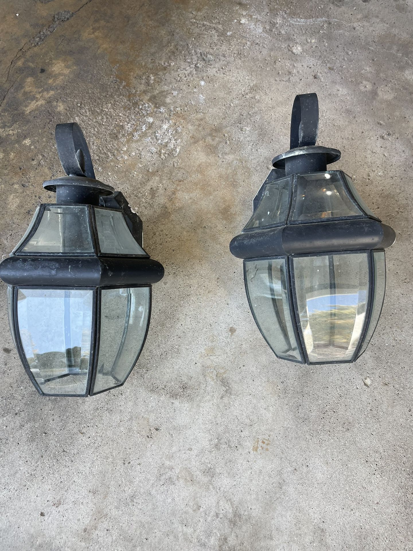 2 - Outdoor Wall lights