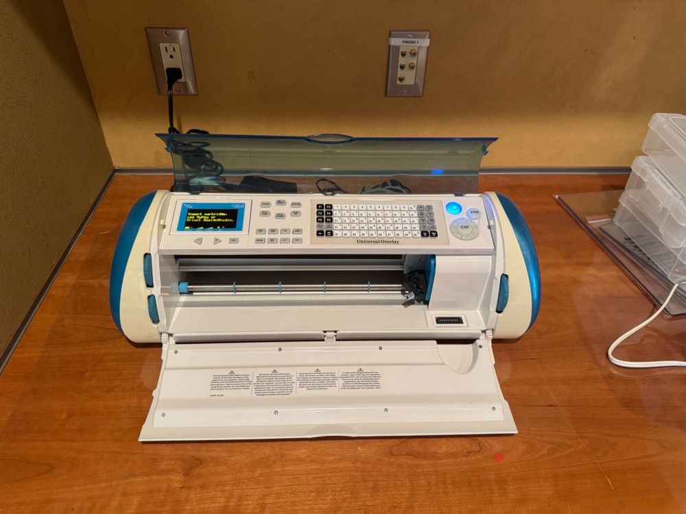 Cricut Expression Electronic Cutting Machine!