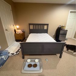 IKEA Queen Bed Frame /ikea Queen Mattress 