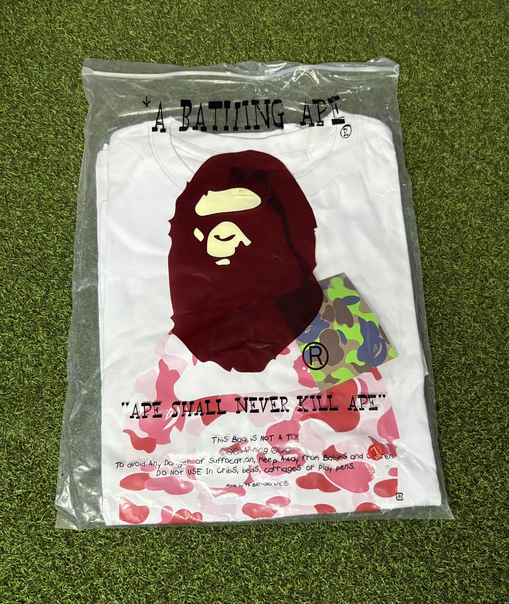 Mens Bape tee Size LARGE