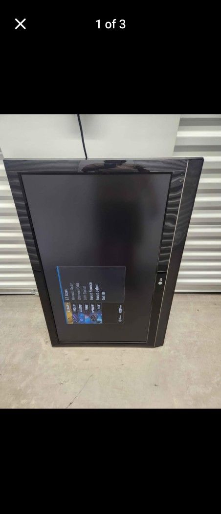 LG 42 inch LCD (76542)